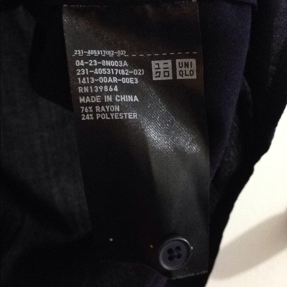 Uniqlo women's black top size small - Picture 4 of 5